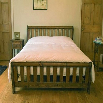 the_riviera_sleigh_bed